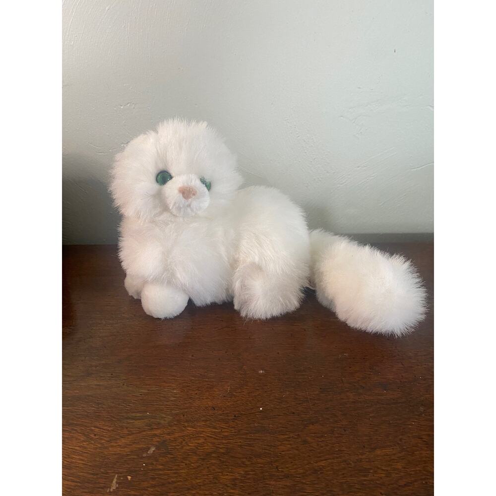 Vintage white persian Nikki cat plush toy russ berrie green eyes whiskers